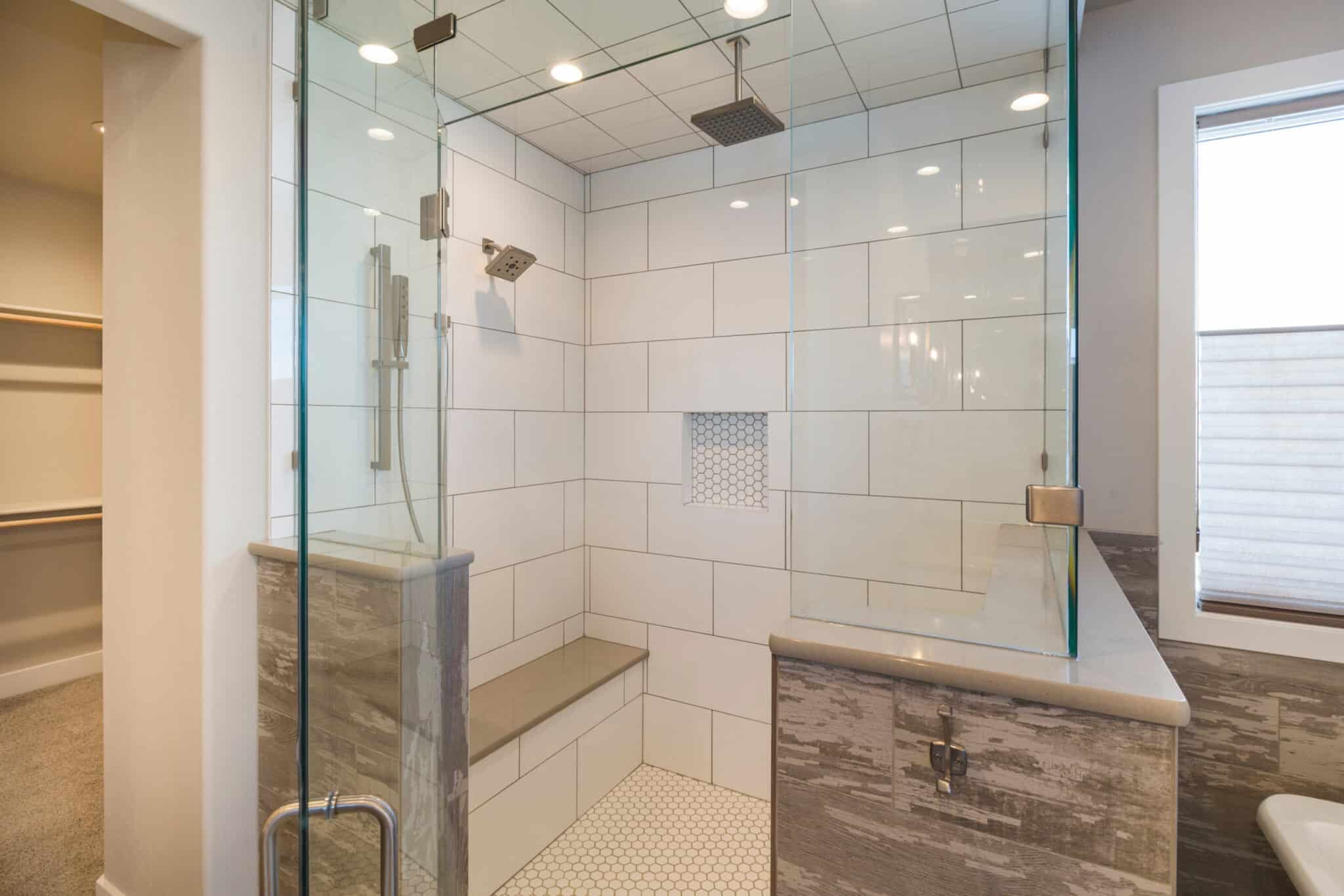 Pivot glass shower door