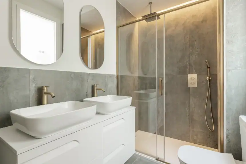 When-Is-the-Best-Time-to-Upgrade-Your-Shower-Glass-Before-the-Holidays